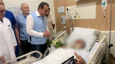 «عبدالغفار» يتفقد الحالة الصحية للحجاج المصريين في مستشفيات المدينة المنورة وعيادات البعثة