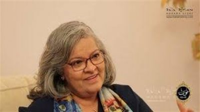 فوزية السندي | شاعرة بحرينية عضو في أسرة أدباء وكتاب بلادها