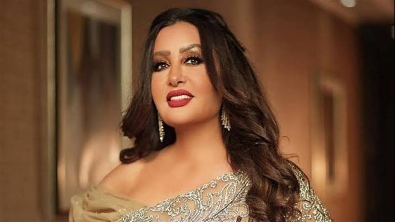 الفنانة لطيفة
