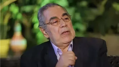 صبري عبد المنعم يغادر المستشفى إلى منزله بعد استقرار حالته الصحية