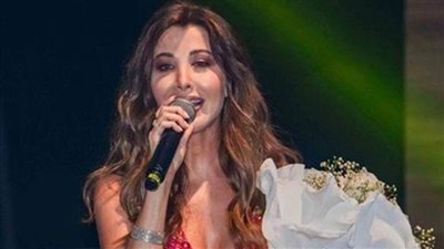 بفستان ساحر.. نانسي عجرم تتألق في حفل غنائي بجزيرة قبرص 