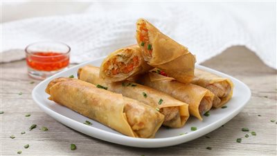 طريقة عمل السبرنج رول بالخضار والجبن بخطوات بسيطة 