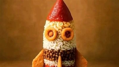 كشري أبو طارق يثير الجدل بطبق على شكل «صاروخ» وسط توتر الشرق الأوسط 