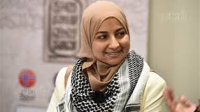 خولة حمدي | كاتبة تونسية حصلت على شهادة في الهندسة الصناعية