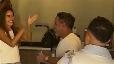 رقصة على المزمار والطبلة.. أول ظهور لأمينة خليل بعد حفل زفافها