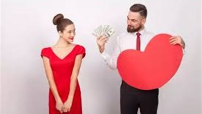 كيف أتعامل مع خطيبتي المادية؟.. وهل يمكن تغييرها؟