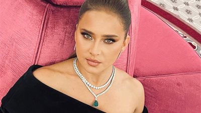 حلم غريب أنقذها.. قصة إصابة نيللي كريم بورم في الوجه