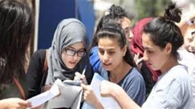 امتحانات الثانوية العامة.. الفيزياء صعب والتاريخ سهل