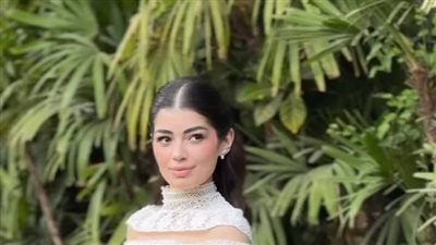 بإطلالة بسيطة وأنيقة.. ليلي أحمد زاهر تتألق بعقد قرانها