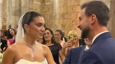 النجمة اللبنانية ستيفاني عطالله تتوج قصة حبها بحفل زفاف ساحر في بيروت 