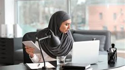 دراسة حديثة: النساء يتفوقن على الرجل في مجال الاستثمار والمال