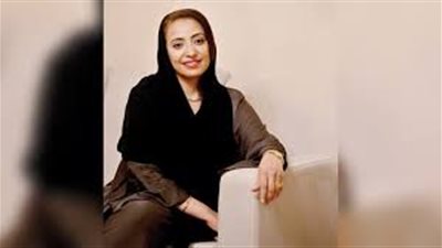 سلامة المزروعي | فنانة إماراتية شاملة تميزت بالفن الهادف ووصلت إلى العالمية (فيديو)