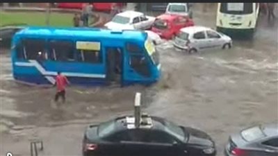 أمطار تضرب القاهرة.. وتحذير من قبطان مصري في البحر المتوسط يثير الجدل