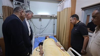 وزيرا البترول والعمل يطمئنان على الناجين من حادث بارج خليج السويس