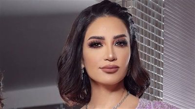 بعد أداء مناسك العمرة.. ديانا حداد تحسم جدل اعتزالها وارتداء الحجاب