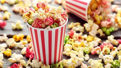 بشرى بقدوم الخير.. تفسير رؤية الفشار في المنام للعزباء والمتزوجة 