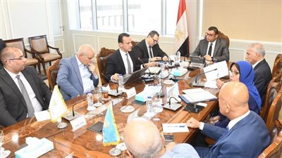 وزير الإسكان يعقد اجتماعاً لمتابعة مستجدات إنشاء وحدتي تنظيم السوق وتصدير العقار 