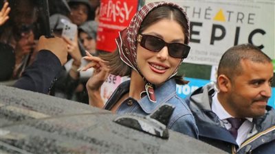 نور عريضة تخطف الأنظار بإطلالة أنيقة في عرض أزياء سيلين للهوت كوتور