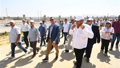 وزير الإسكان يتفقد المنطقة الاستثمارية ومشروع الأرينا بحدائق «تلال الفسطاط»