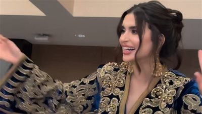 إعلامية مغربية تحتفل بعيد ميلادها على طريقة ألف ليلة وليلة.. من هي؟ 