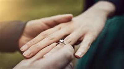 خطيبي يرسل لي محتوى إباحي.. ماذا أفعل؟