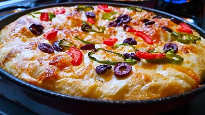 سهلة ولذيذة.. طريقة عمل فطيرة السجق الشرقي مثل المطاعم