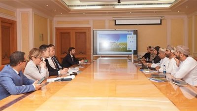 وفد اقتصادي من أوراسيا يبحث تعزيز التعاون مع سلطنة عُمان