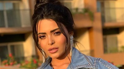 أسماء جلال تتخذ إجراءات قانونية ضد مصفف شعر.. ما القصة؟