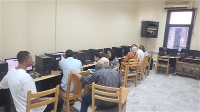 تنسيق الجامعات 2025.. معامل الحاسبات بالجامعات الحكومية تنتظم في تقديم الدعم الفني لطلاب الثانوية العامة