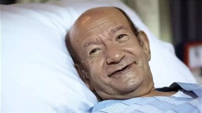 صدمة بالوسط الفني بعد تدهور حالة لطفي لبيب ونقله إلى العناية المركزة