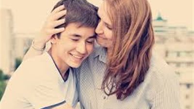 كيف أتعامل مع ابني الشاب وأتقرب منه؟