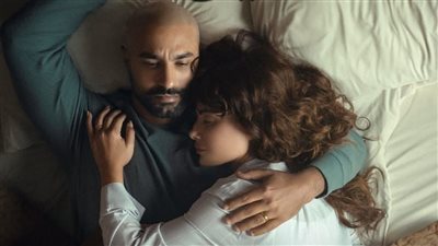 220 يوم الحلقة الأولى.. إصابة بالسرطان وحمل مفاجئ يقلب الموازين