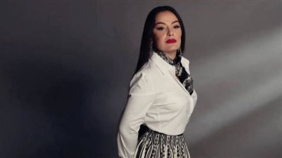 ابنة شريهان تخطف الأنظار في عيد ميلادها للتشابه بينها وبين والدتها