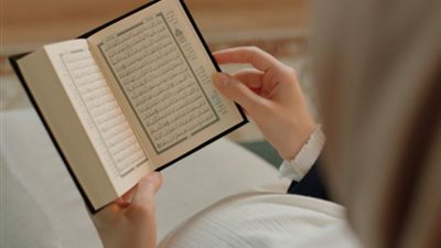 هل القئ عند المرأة الحامل ينقض الوضوء؟ « الإفتاء تُجيب »