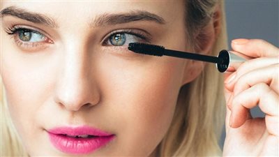 وصفات سحرية  لتطويل وتكثيف الرموش بطريقة طبيعية وأمنة