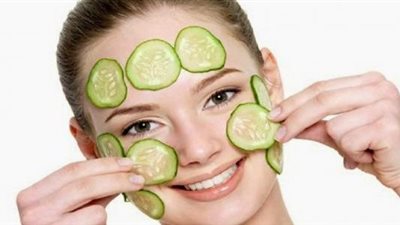 ترطيب وإشراقة طبيعية.. فوائد ماء الخيار وطريقة استخدامه