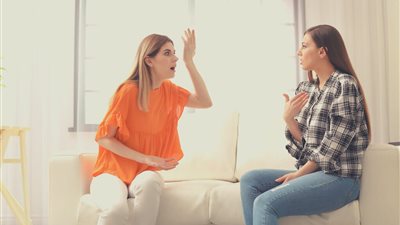 كيف أتعامل مع سلفتي الخبيثة ؟