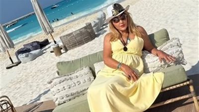 نادية الجندي تثير الجدل بإطلالة جديدة جريئة.. وصورها مع عمرو دياب محط أنظار