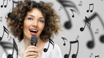 بشارة سارة .. تفسير حلم الغناء في المنام للعزباء والمتزوجة