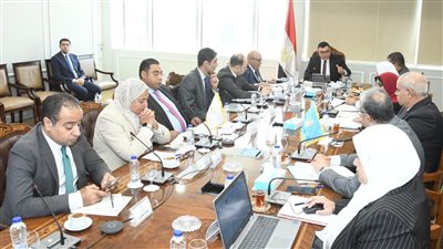 وزير الإسكان يتابع  قوانين إيجار الأماكن وإعادة تنظيم العلاقة بين المالك والمستأجر