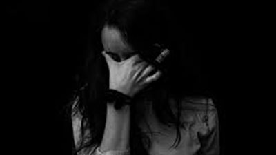 زوجي تغير معي بعد وفاة أبي وأمي.. ماذا أفعل؟