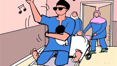 طبيب يثير الجدل برقصة غريبة داخل غرفة عمليات ولادة