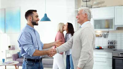 كيف تترك انطباعًا جيدًا في أول لقاء مع أهل العروس؟