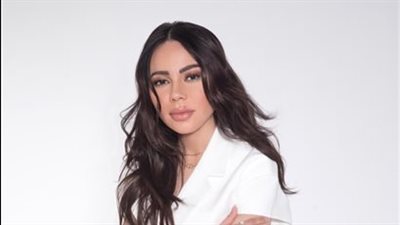 الإعلامية أسما إبراهيم تتألق في جلسة تصوير جديدة مع “ديور”