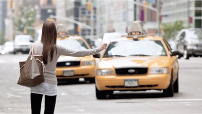 خير أم شر يقترب؟.. تفسير رؤية التاكسي في المنام  