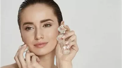 5 مشاكل يُسببها استخدام الثلج على البشرة بشكل يومي