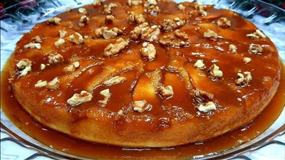 طريقة عمل كيكة التفاح  بالكراميل بمكونات بسيطة وطعم رائع 