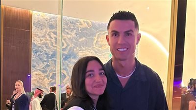 جودي ابنة أحمد سعد تلتقي كريستيانو رونالدو وتلفت الأنظار بموهبتها الغنائية