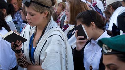 ضغوط الحرب على غزة تدفع زوجات الجنود الإسرائيليين إلى طلب الطلاق