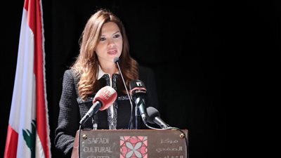 فيوليت خيرالله | مذيعة ومستشارة اقتصادية لوزير المالية اللبناني